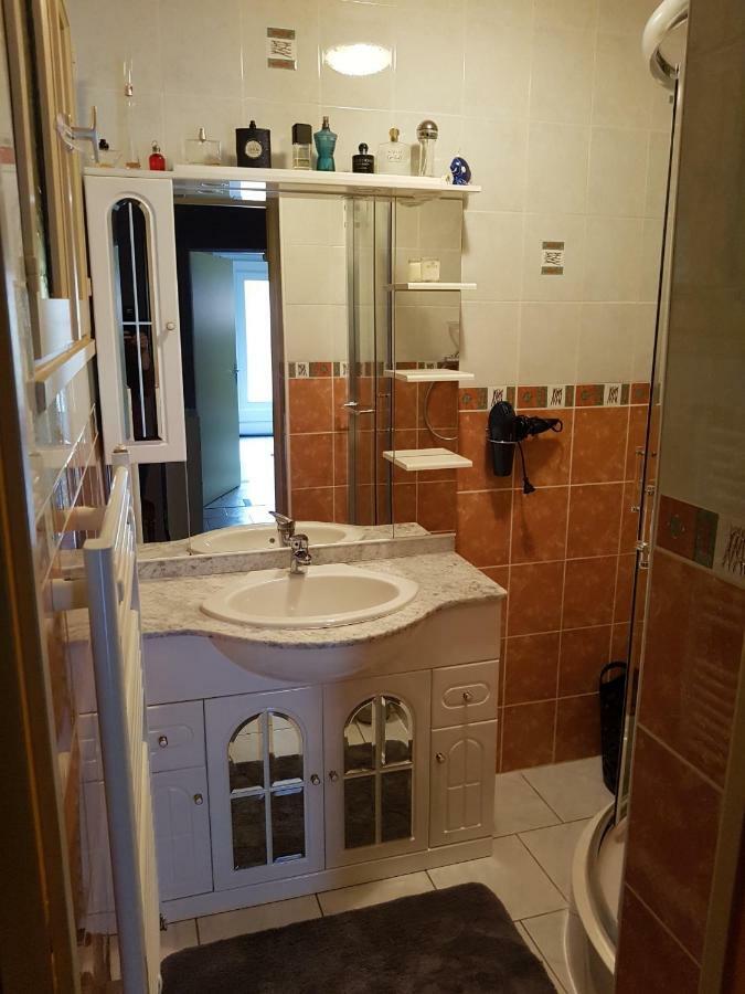 Ferienwohnung Chez Violette Destry Exterior foto